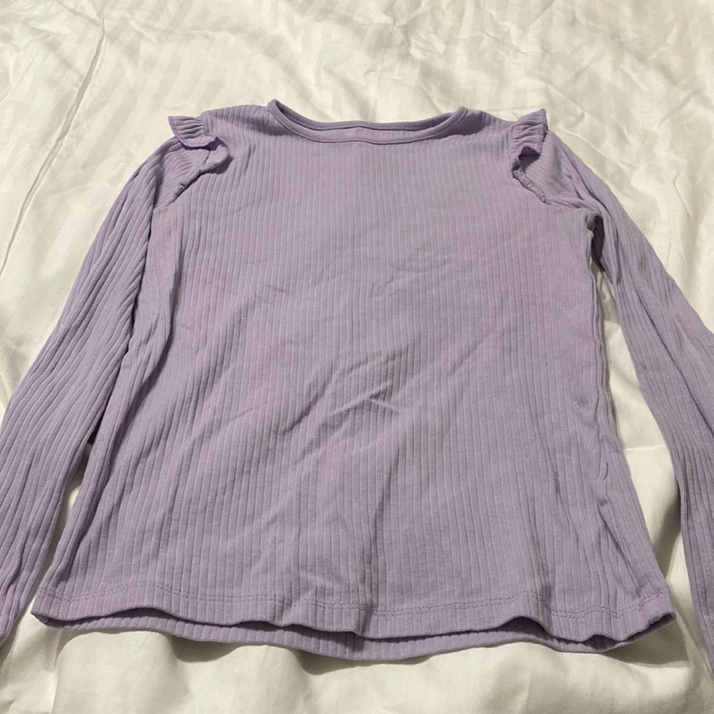 H&M girls size 8/10 lavender long sleeve ribbed tee.